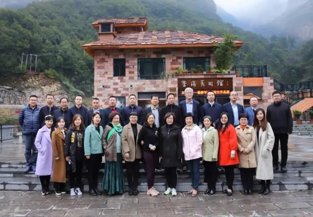 中國旅行社協(xié)會(huì)研學(xué)旅行分會(huì)在林召開會(huì)議，并參觀考察紅旗渠精神營地