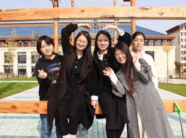 霜華初降 灑掃庭除 告別秋天一抹色彩！